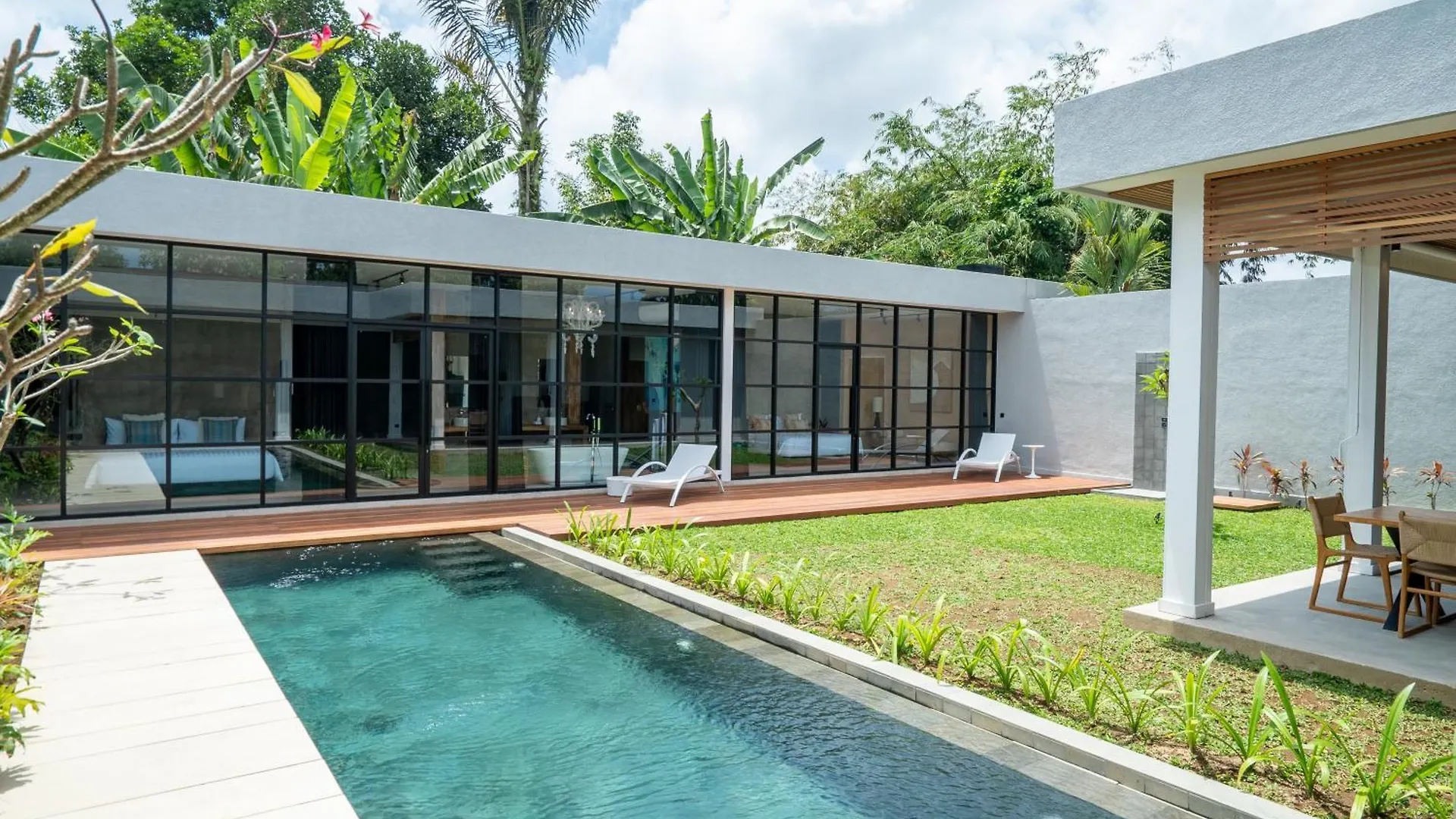 Rouge - Loft Noon Villa Ubud