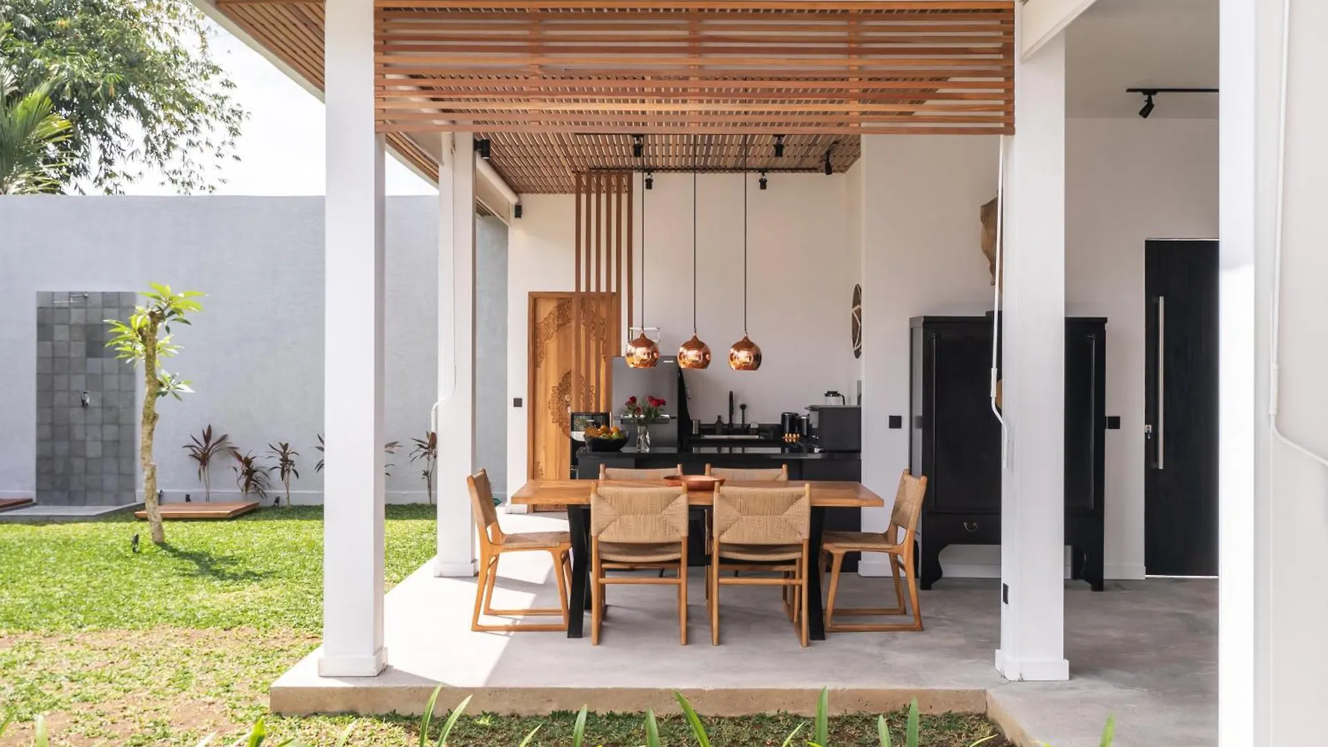 Rouge - Loft Noon Villa Ubud