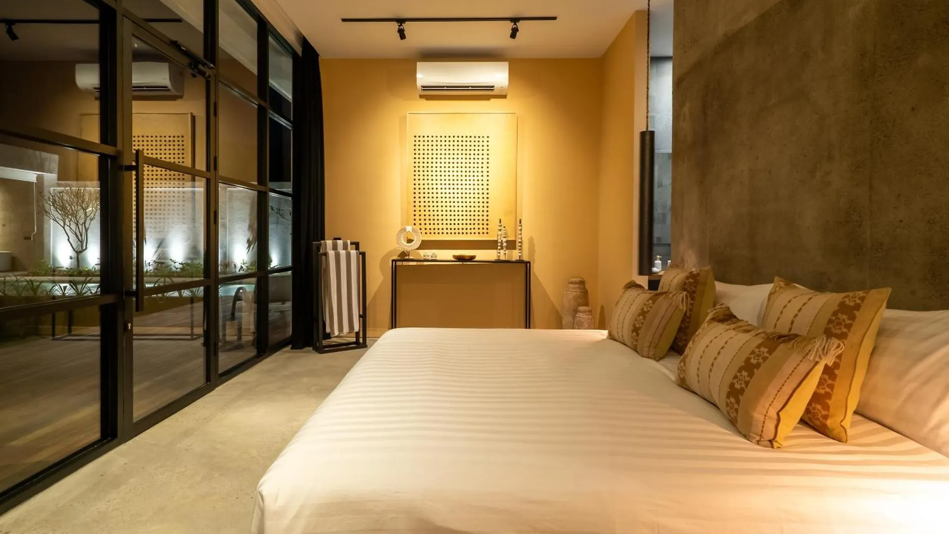 Rouge - Loft Noon Villa Ubud